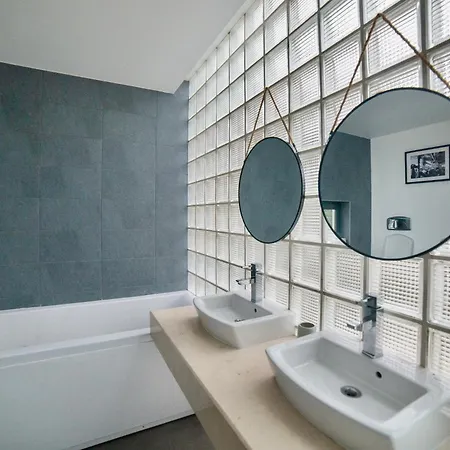 Villa Alvor 빌라 알보르