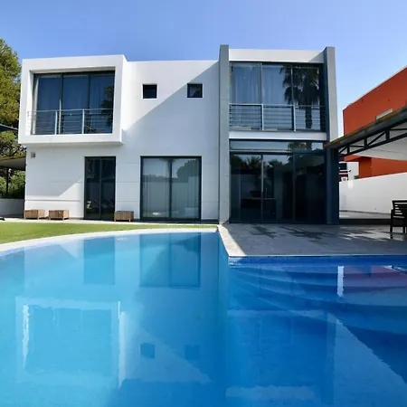 Villa Alvor * Alvor